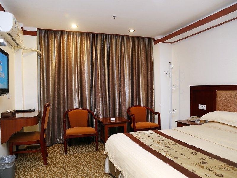 hotelPic