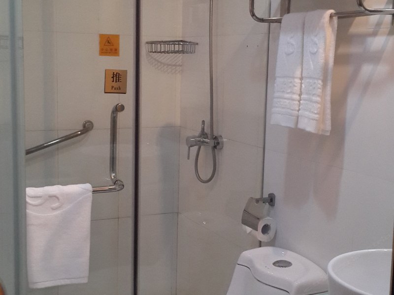 hotelPic