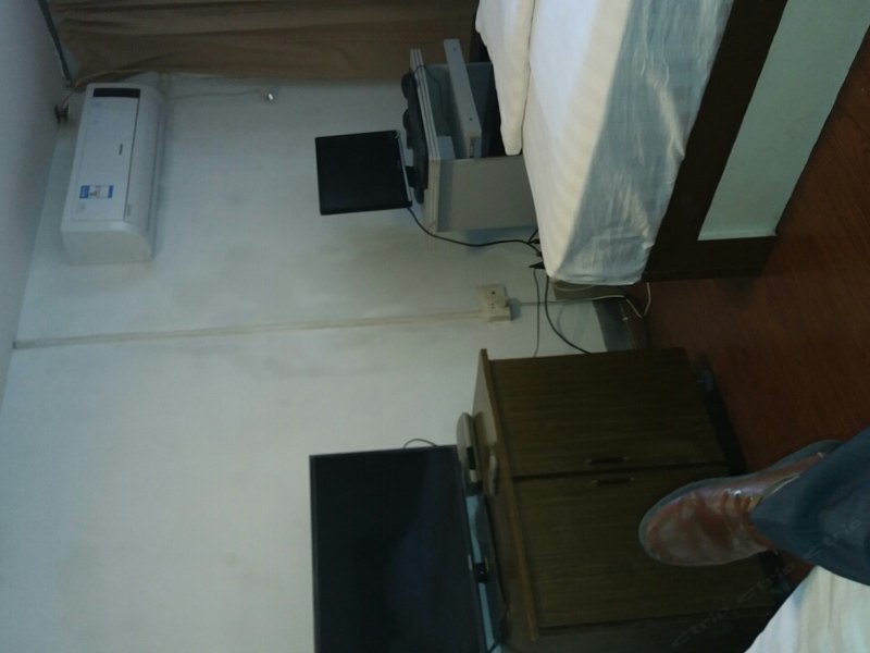 hotelPic