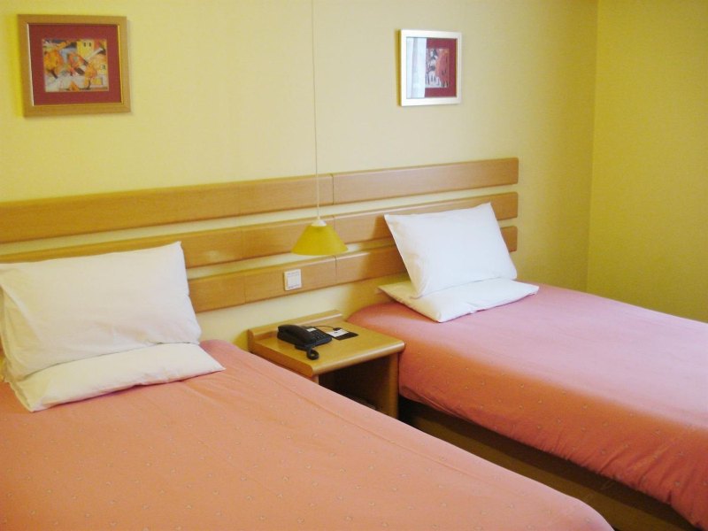 hotelPic
