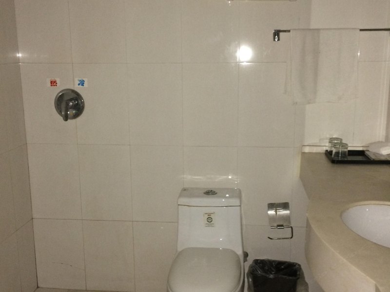 hotelPic