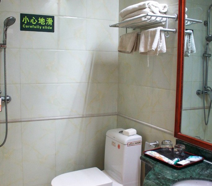 hotelPic