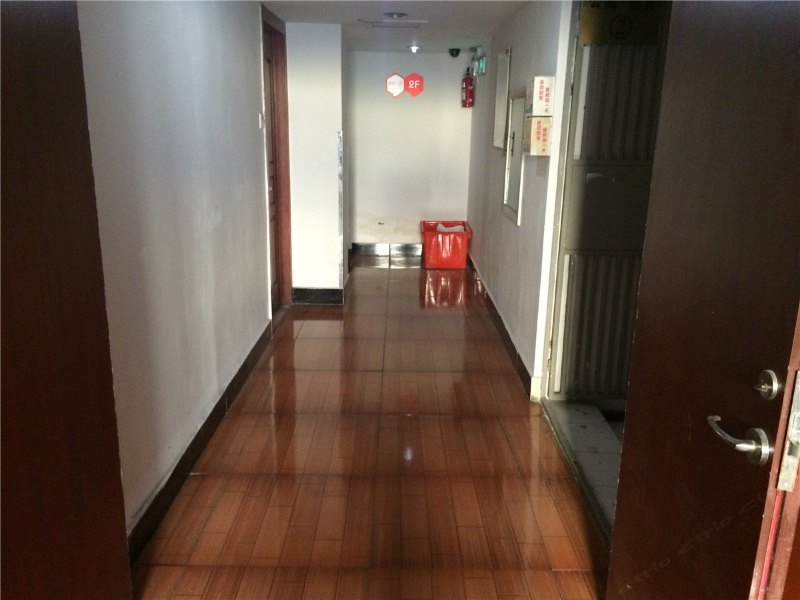 hotelPic