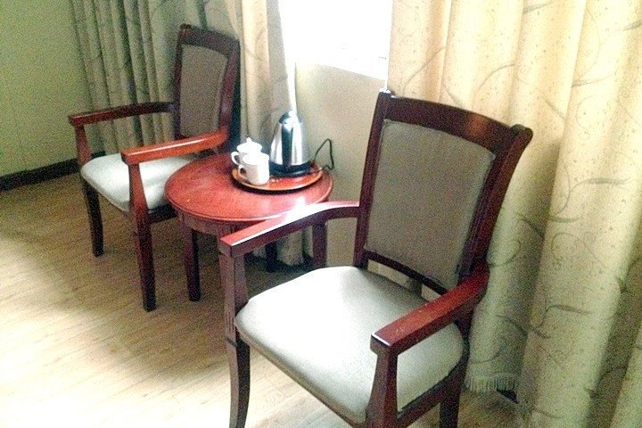 hotelPic