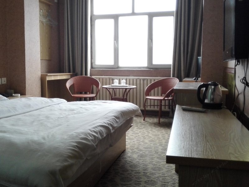 hotelPic