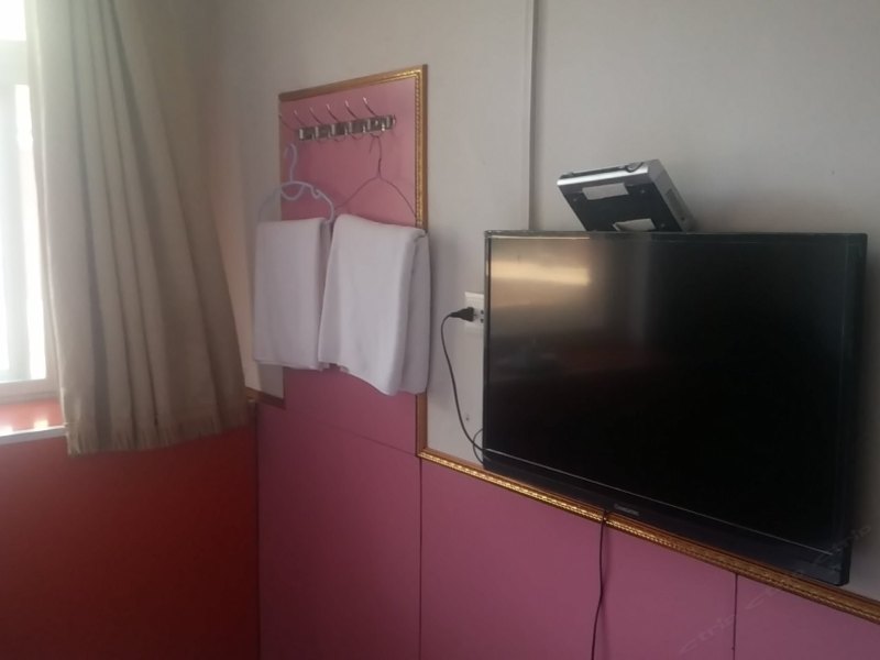 hotelPic