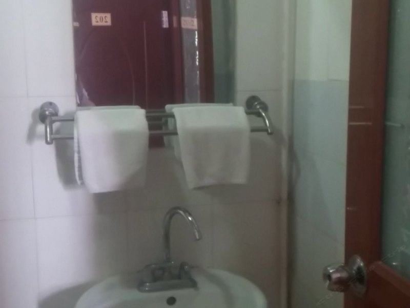 hotelPic