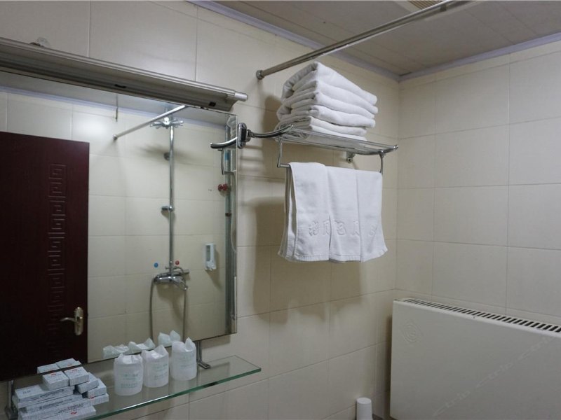 hotelPic