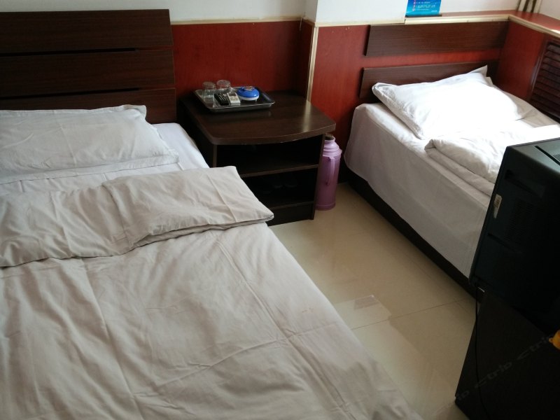 hotelPic