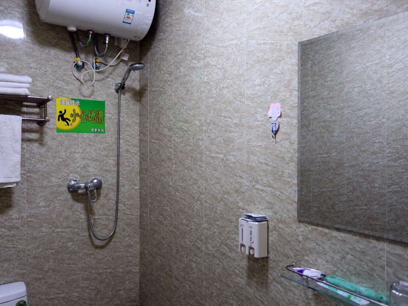 hotelPic