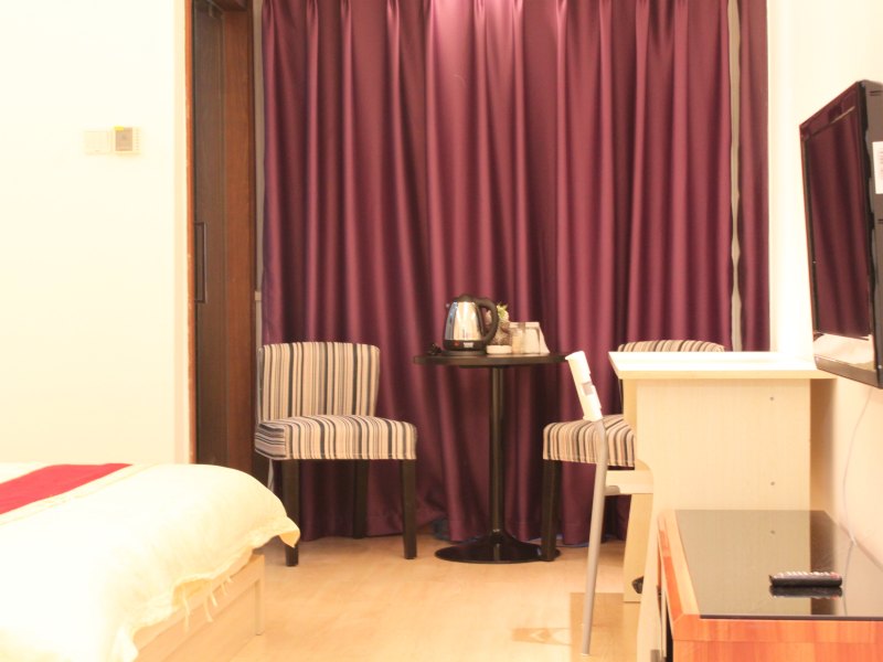 hotelPic