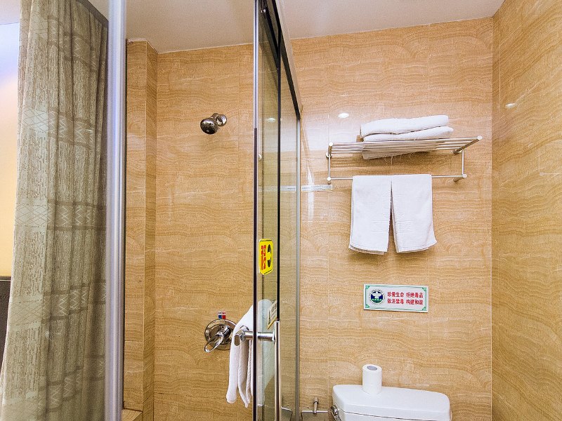 hotelPic