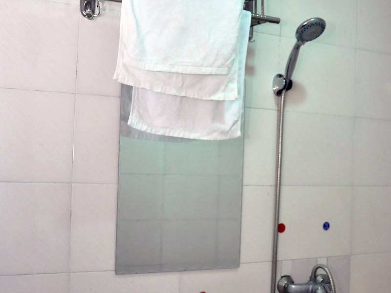 hotelPic