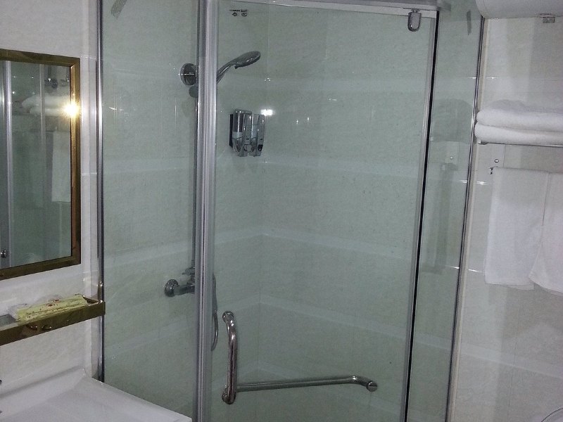 hotelPic