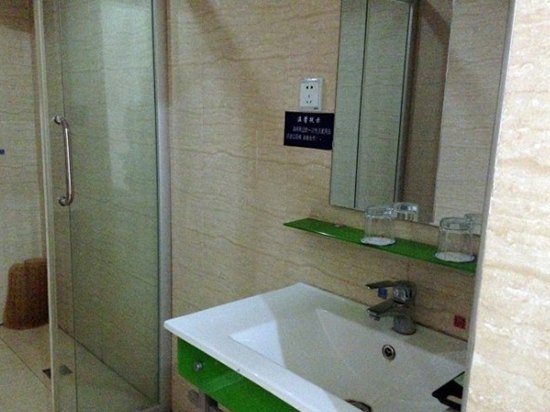 hotelPic
