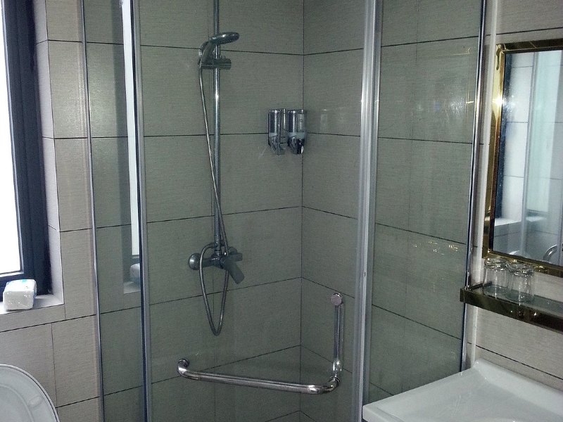 hotelPic