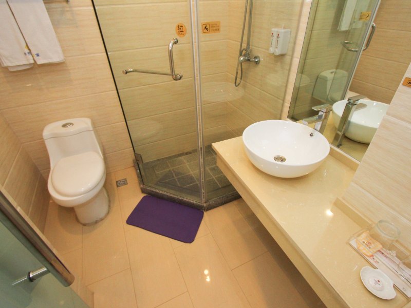 hotelPic