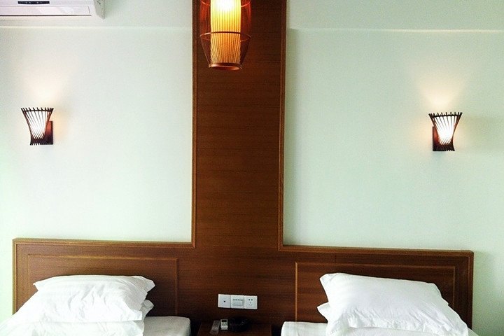 hotelPic