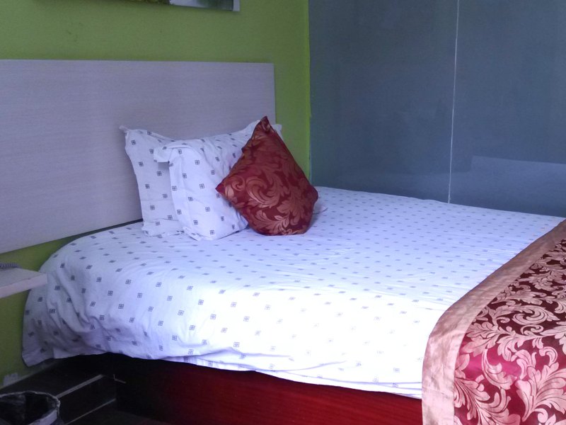 hotelPic