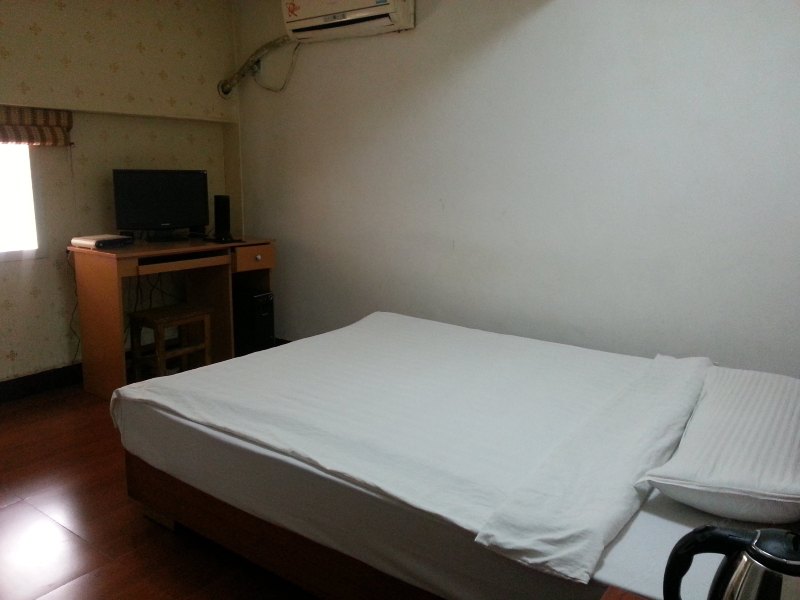 hotelPic