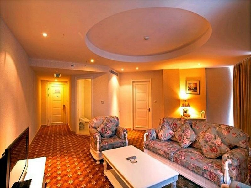 hotelPic