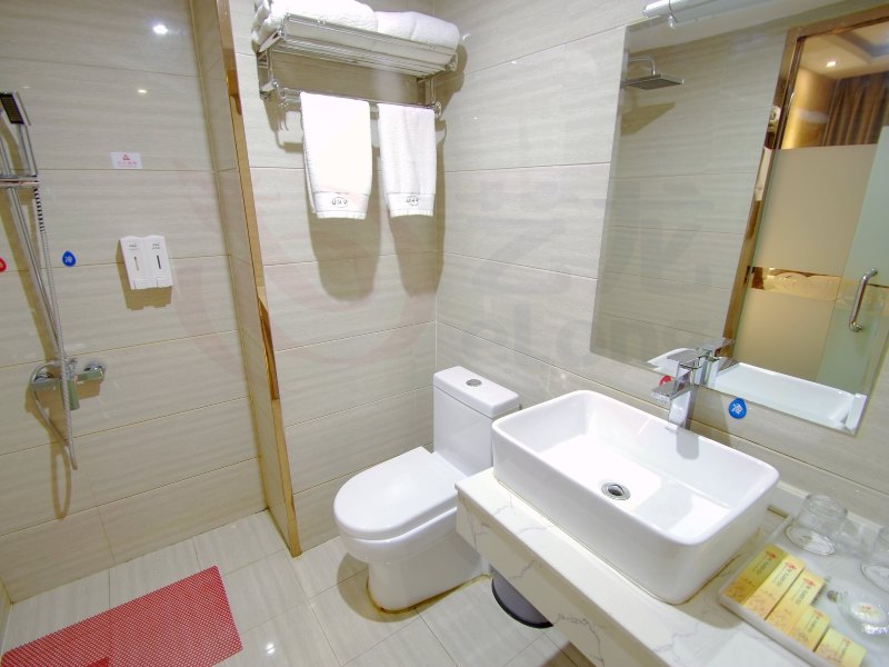 hotelPic