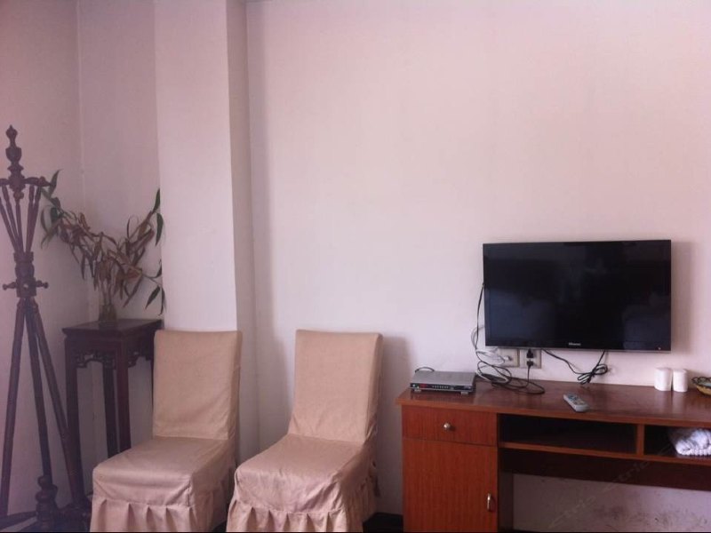 hotelPic