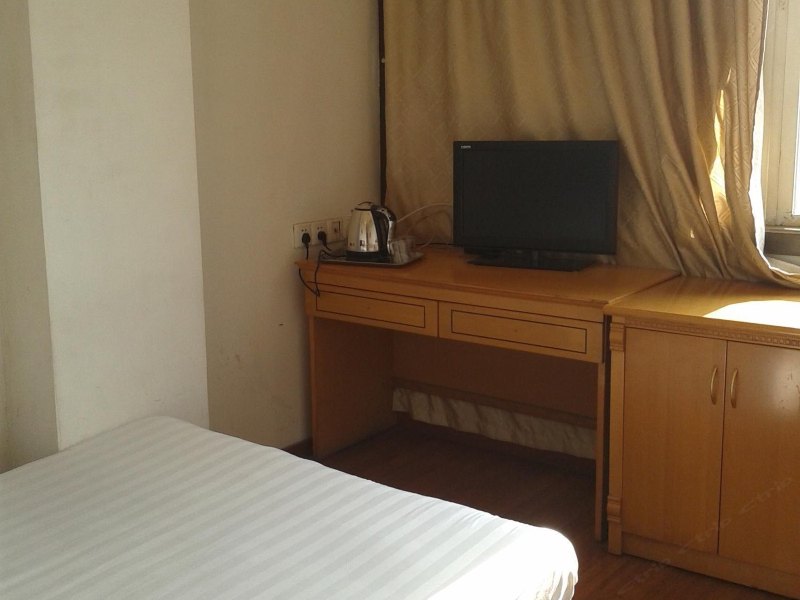 hotelPic