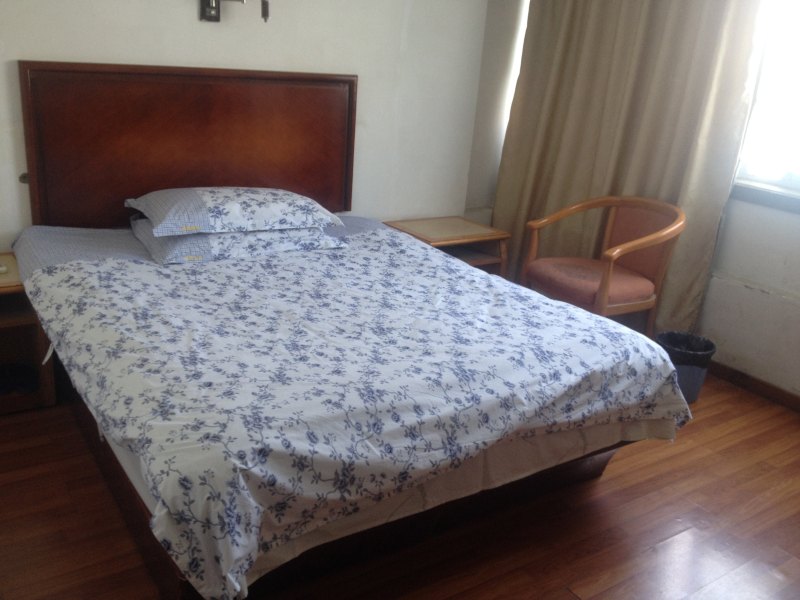 hotelPic