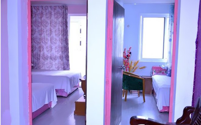 hotelPic