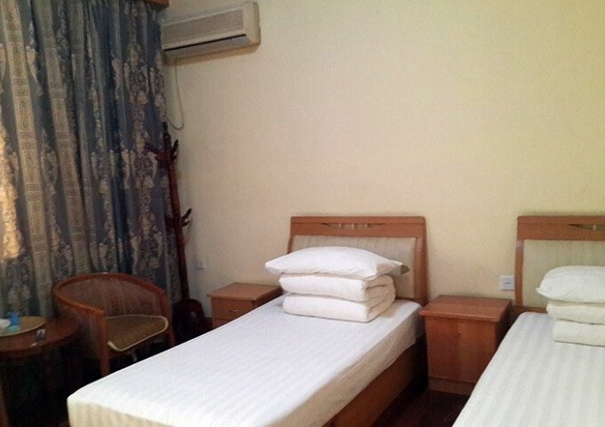 hotelPic