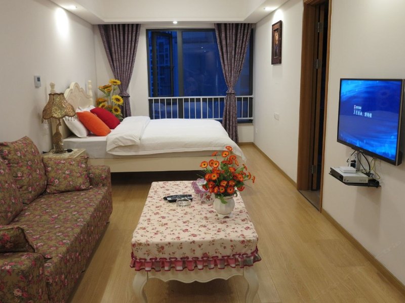 hotelPic