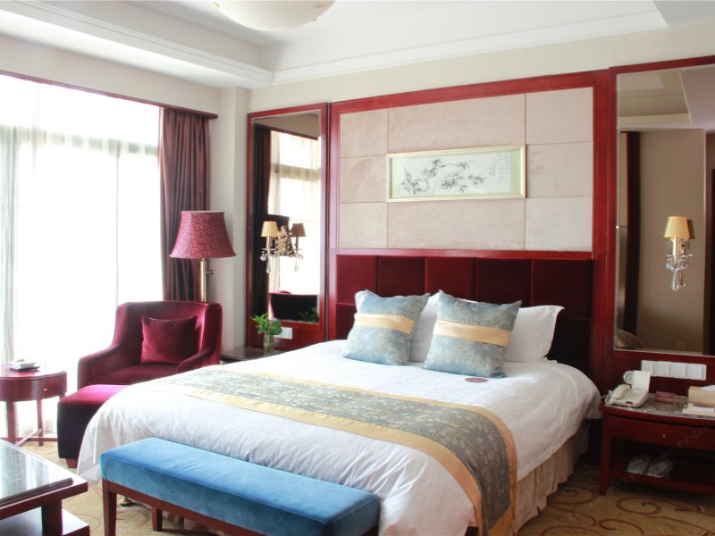 hotelPic