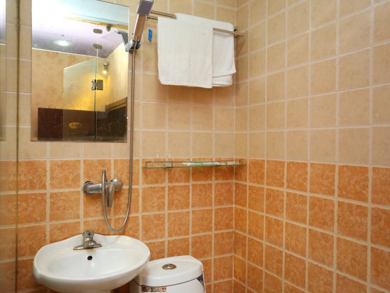 hotelPic