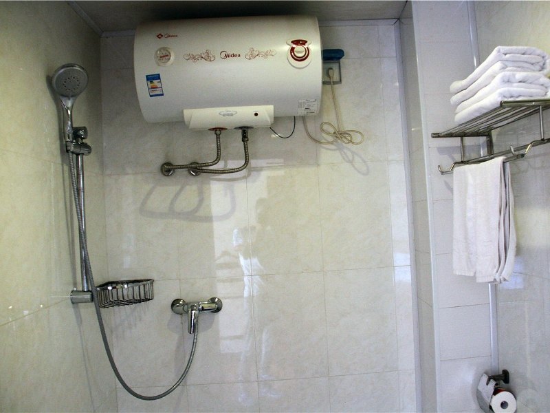 hotelPic