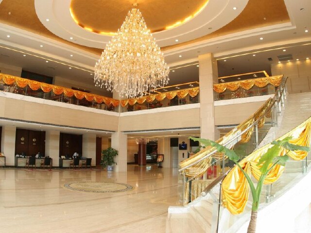 <庐山-三叠泉瀑布-景德镇-婺源-南昌双高5日