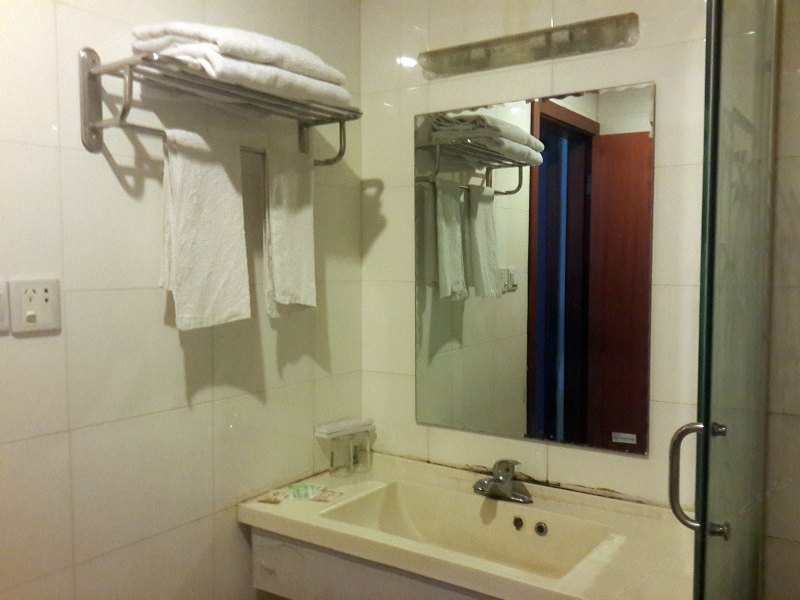 hotelPic