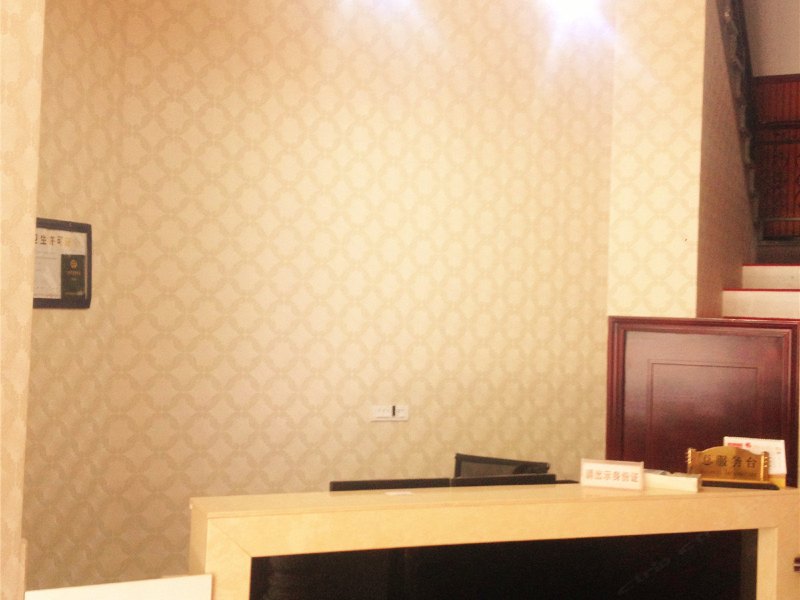 hotelPic