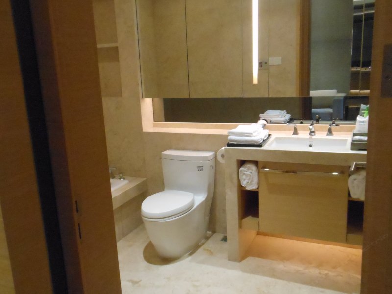 hotelPic
