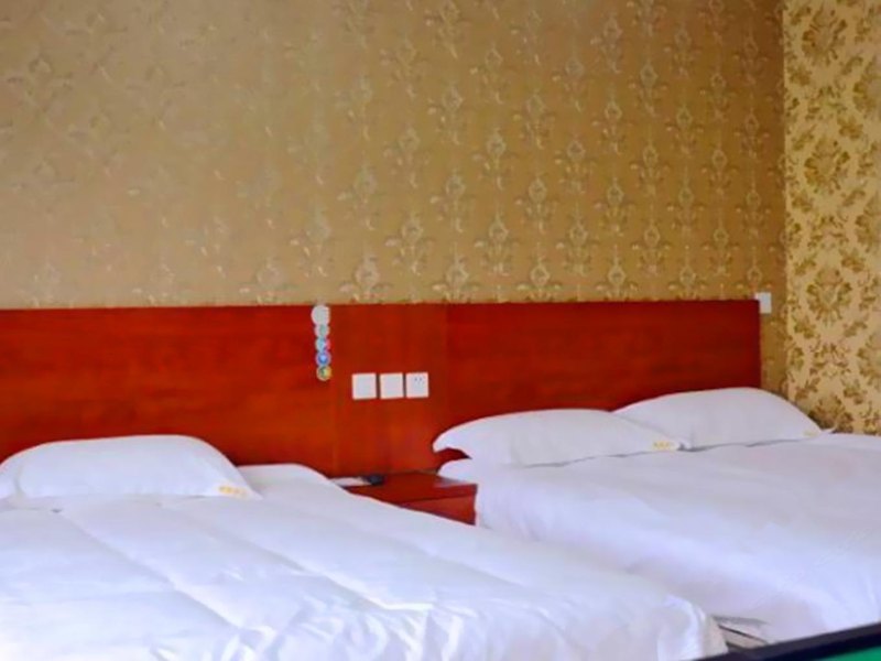 hotelPic