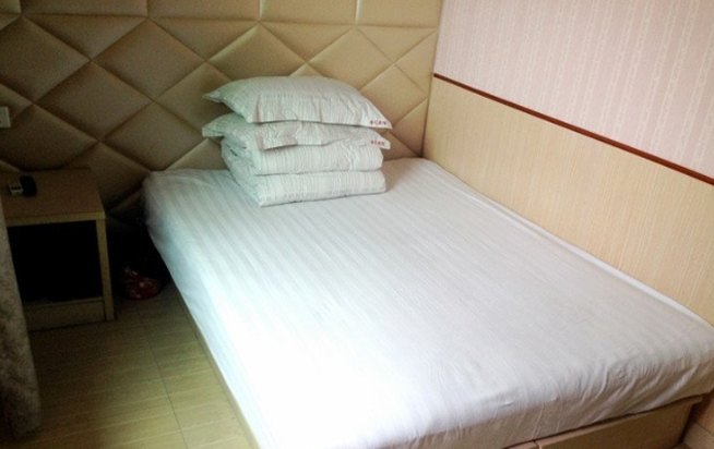 hotelPic