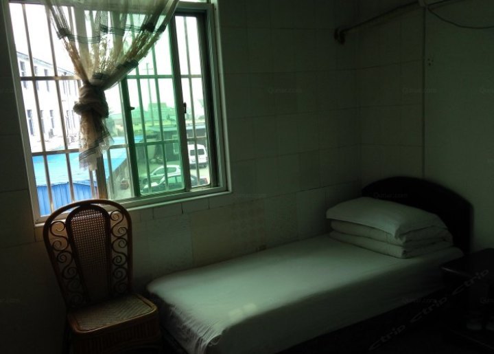 hotelPic