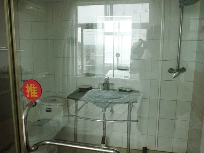 hotelPic