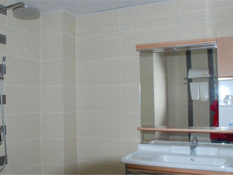 hotelPic