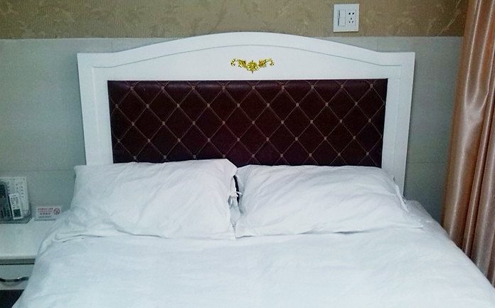 hotelPic