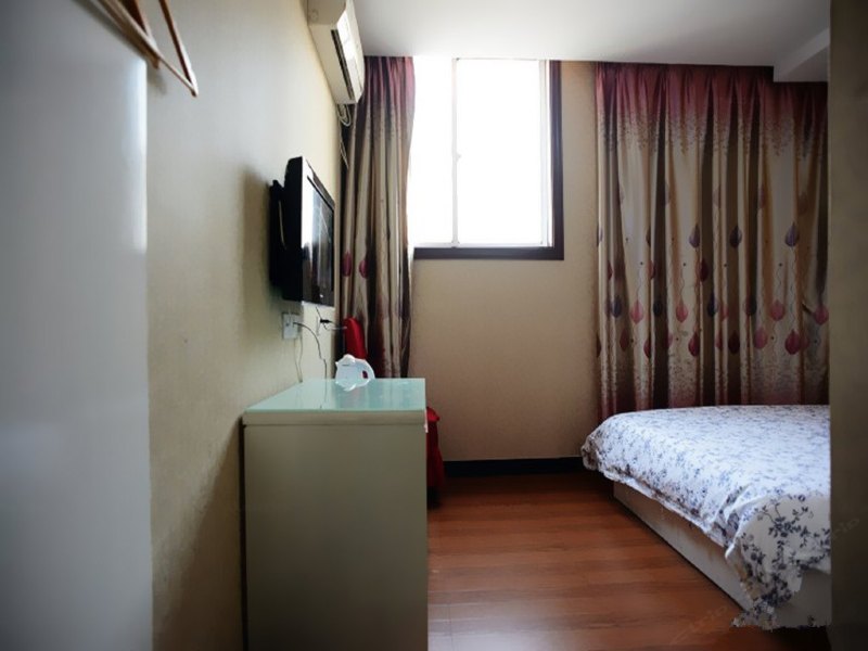 hotelPic