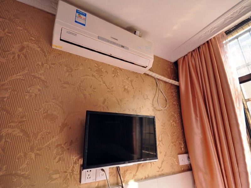 hotelPic