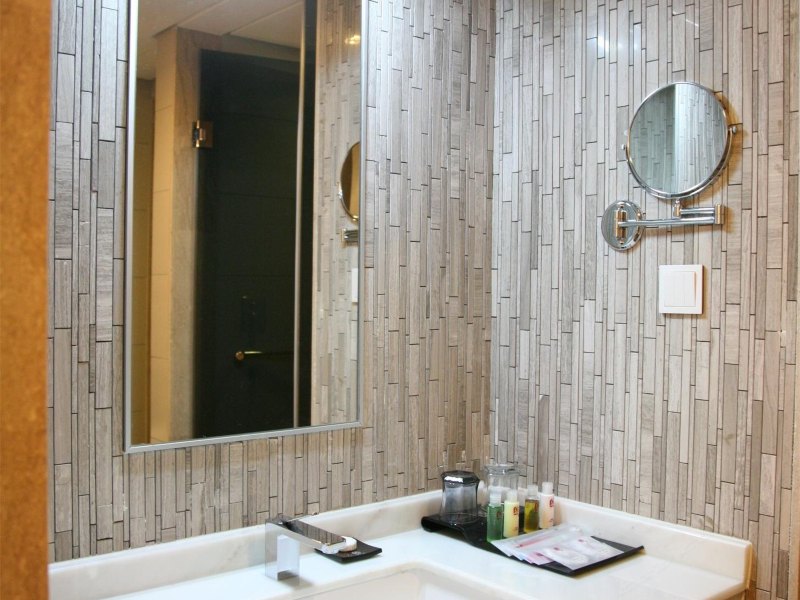 hotelPic