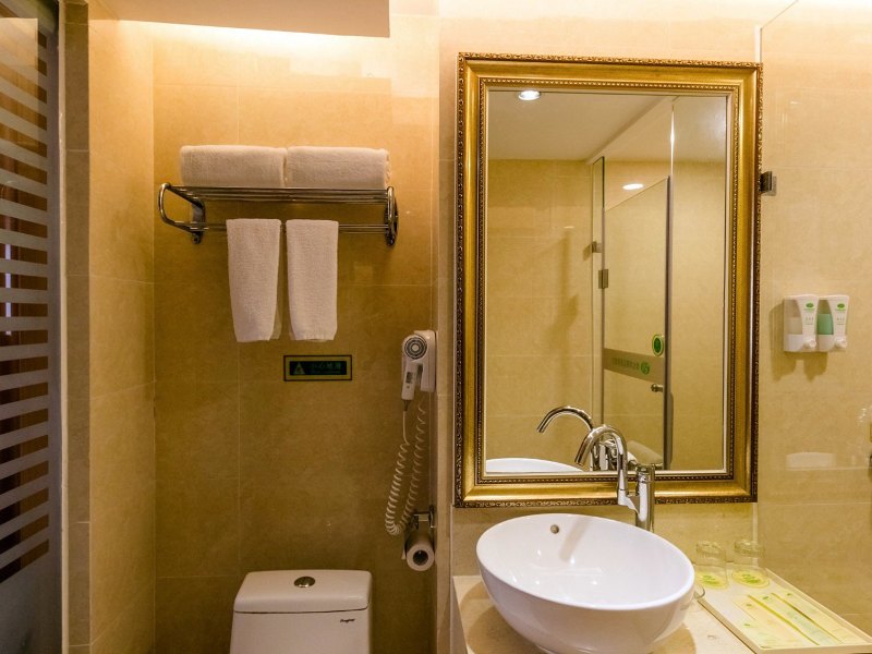 hotelPic