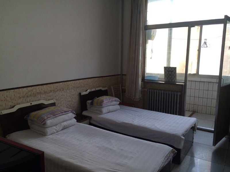 hotelPic